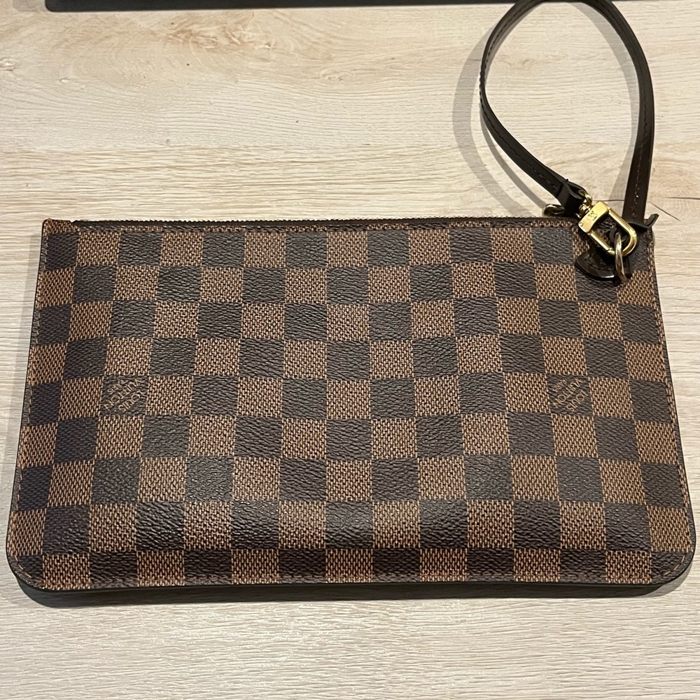 LOUIS VUITTON Damier Ebene Neverfull MM Pochette